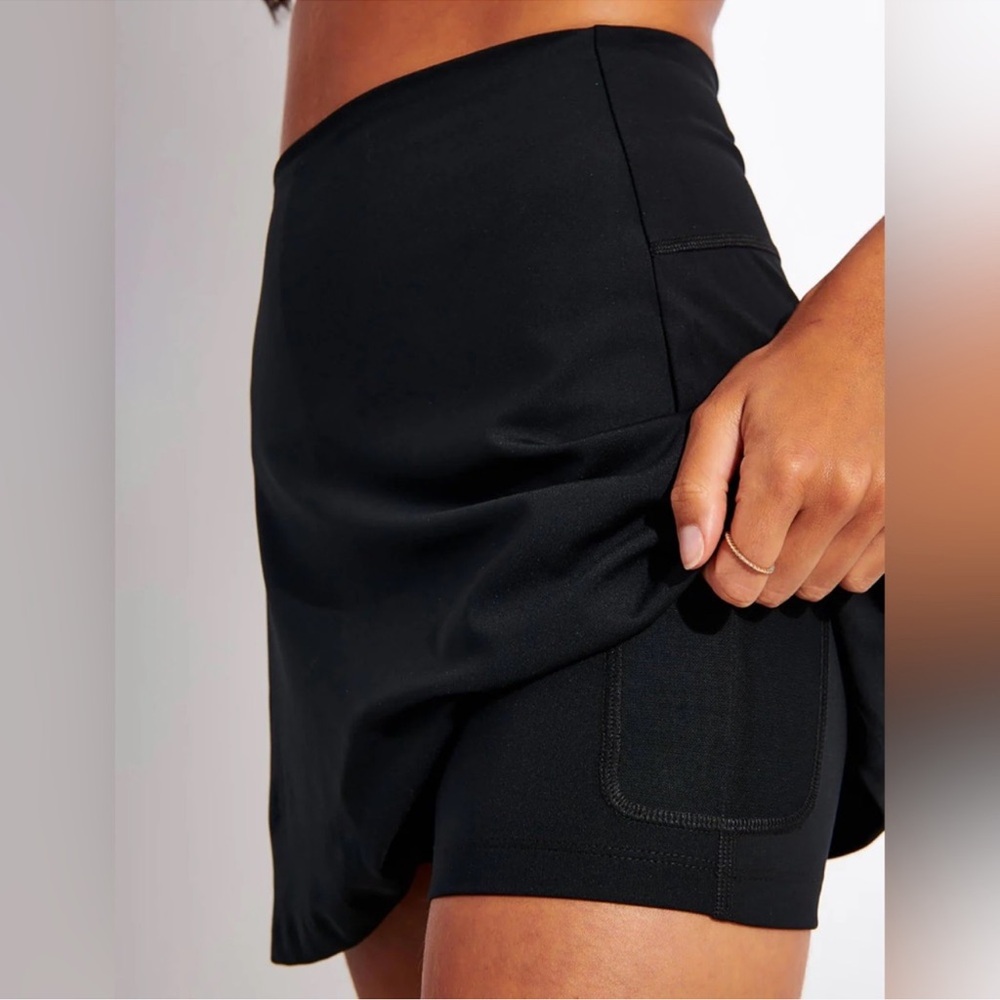 GIRLFRIEND COLLECTIVE Skort Size Small Black Skirt with Shorts Tenniscore Preppy